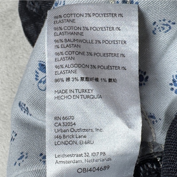 Anthropologie Pilcro The Vintage Straight Black Distressed Raw Hem Jeans Size 31 - Picture 16 of 16